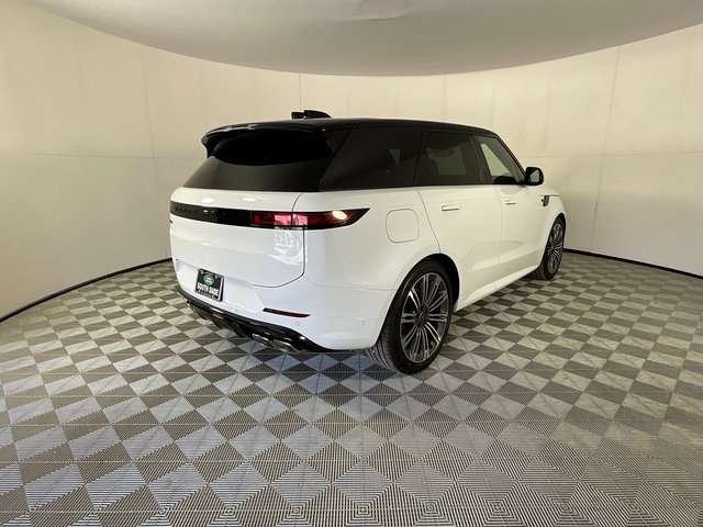 2025 Land Rover Range Rover Sport SE photo 4