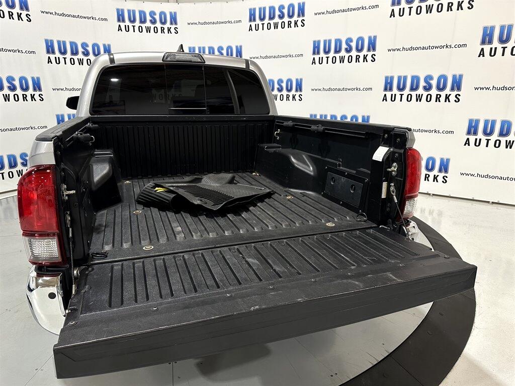 2018 Toyota Tacoma SR5 photo 27