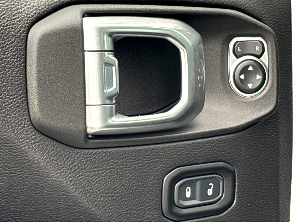 2023 Jeep Wrangler Rubicon photo 15