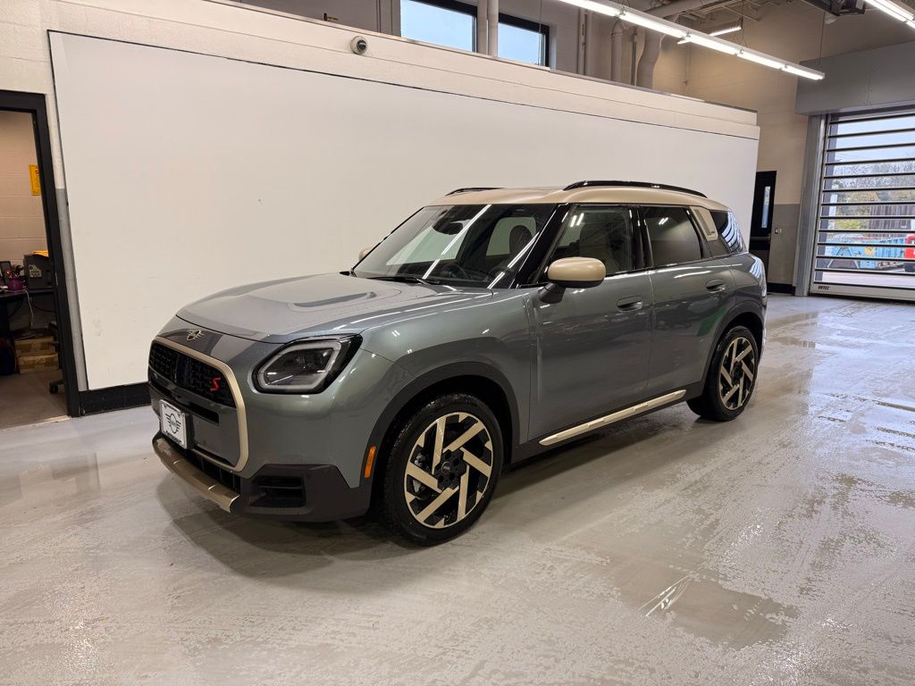 2025 MINI Countryman S's photo