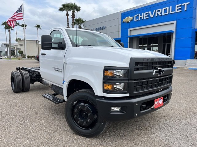 2024 Chevrolet Silverado 4500 Medium Duty Chassis Cab Work Truck's photo