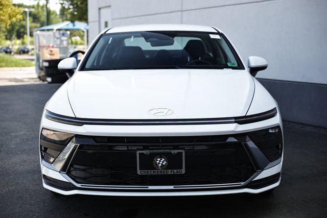 2025 Hyundai Sonata SE photo 2