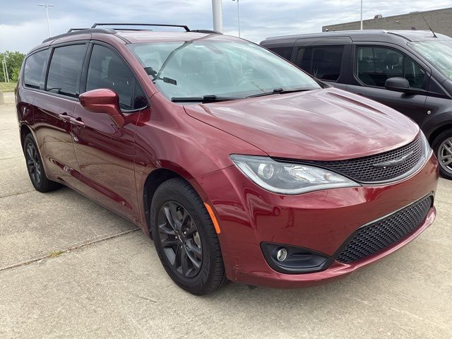 2020 Chrysler Pacifica Touring L photo 9