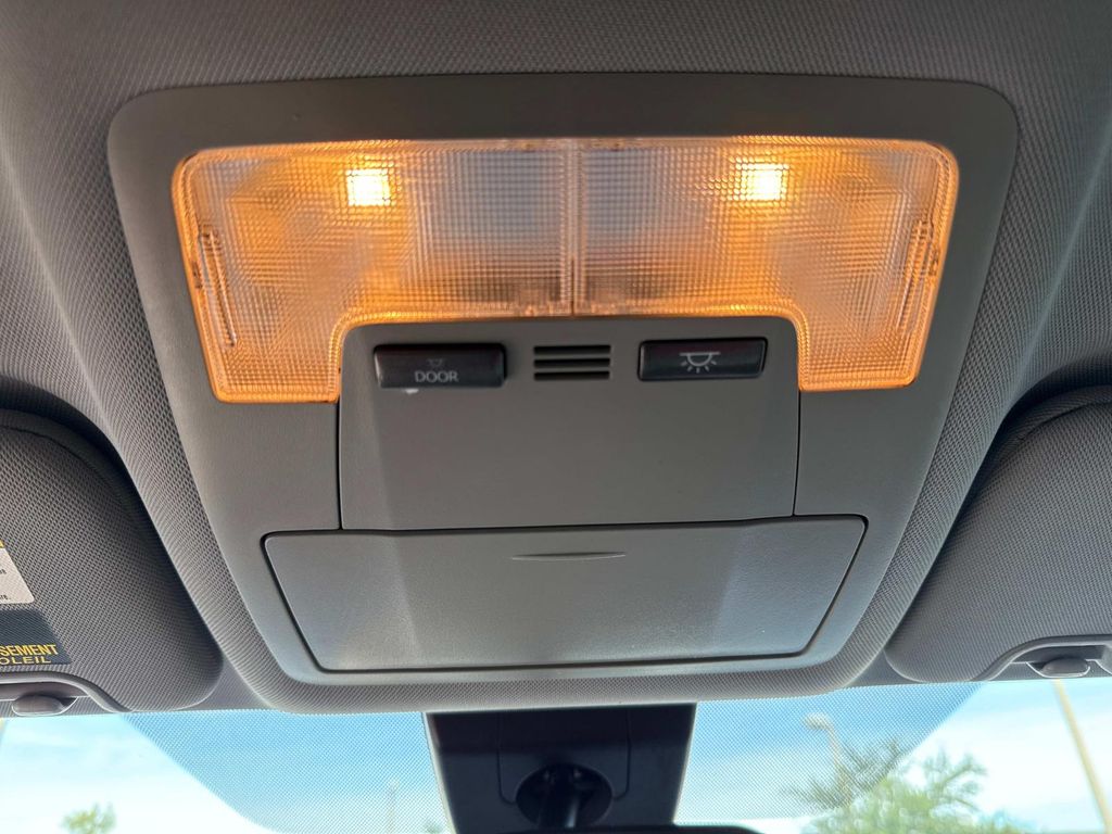 2017 Toyota Highlander LE photo 35