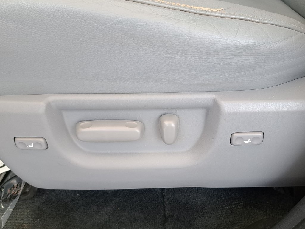 2014 Toyota Sequoia Limited photo 21