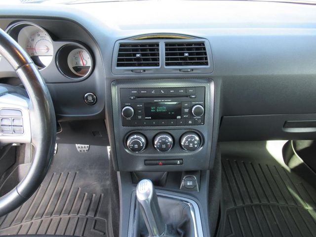 2014 Dodge Challenger R/T photo 18