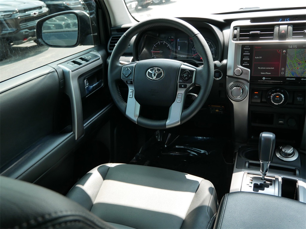 2020 Toyota 4Runner SR5 photo 12