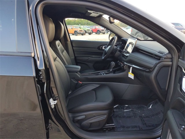 2026 Jeep Compass Latitude Altitude photo 27