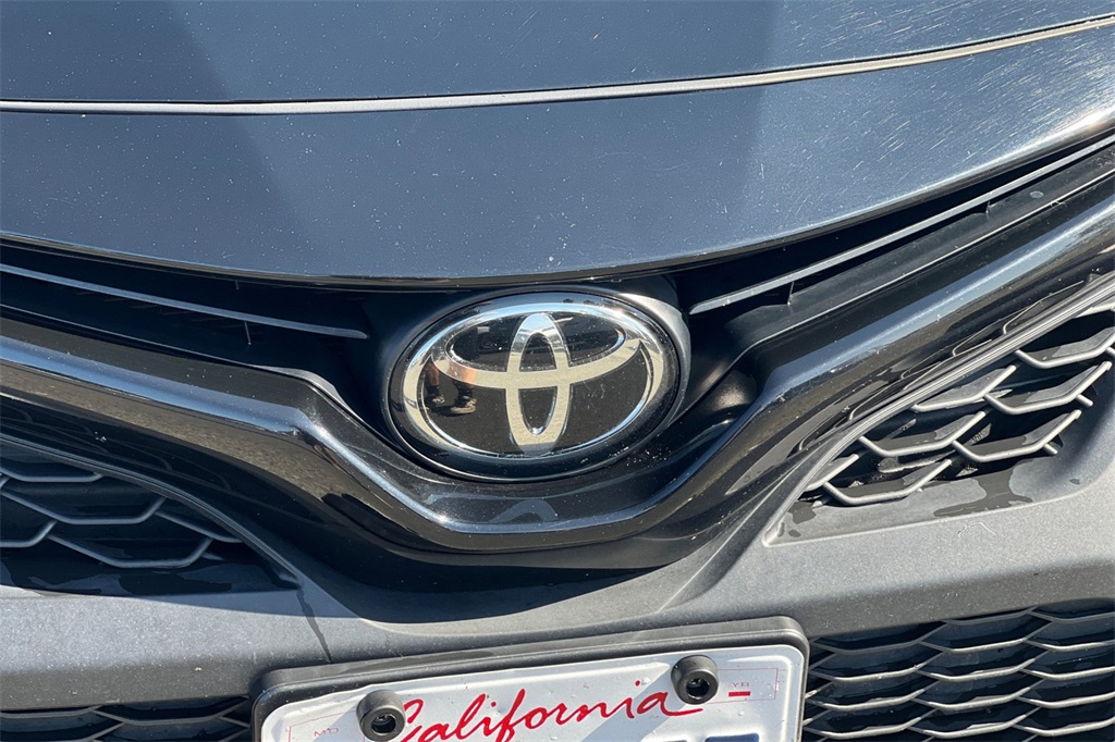 2022 Toyota Camry SE photo 7