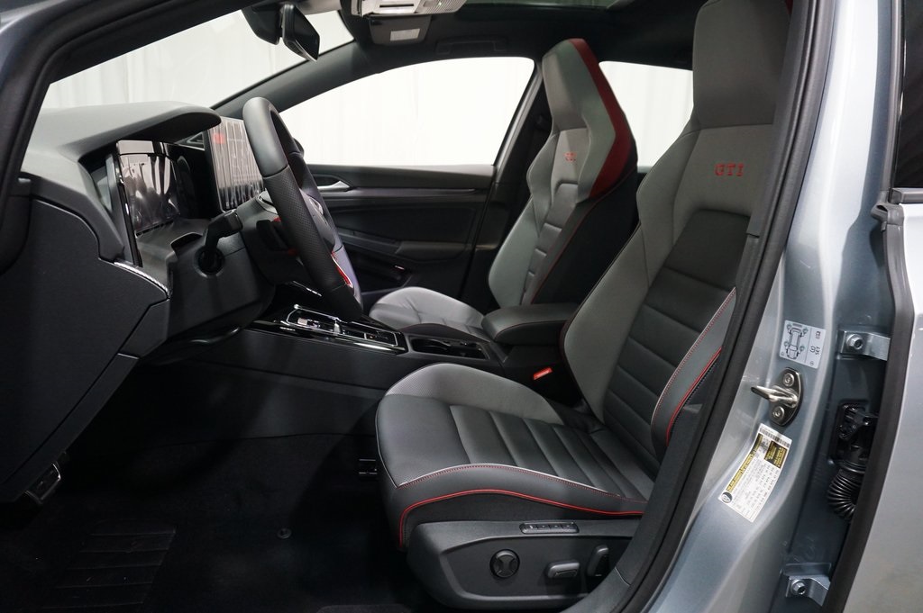 2025 Volkswagen Golf GTI Autobahn photo 4