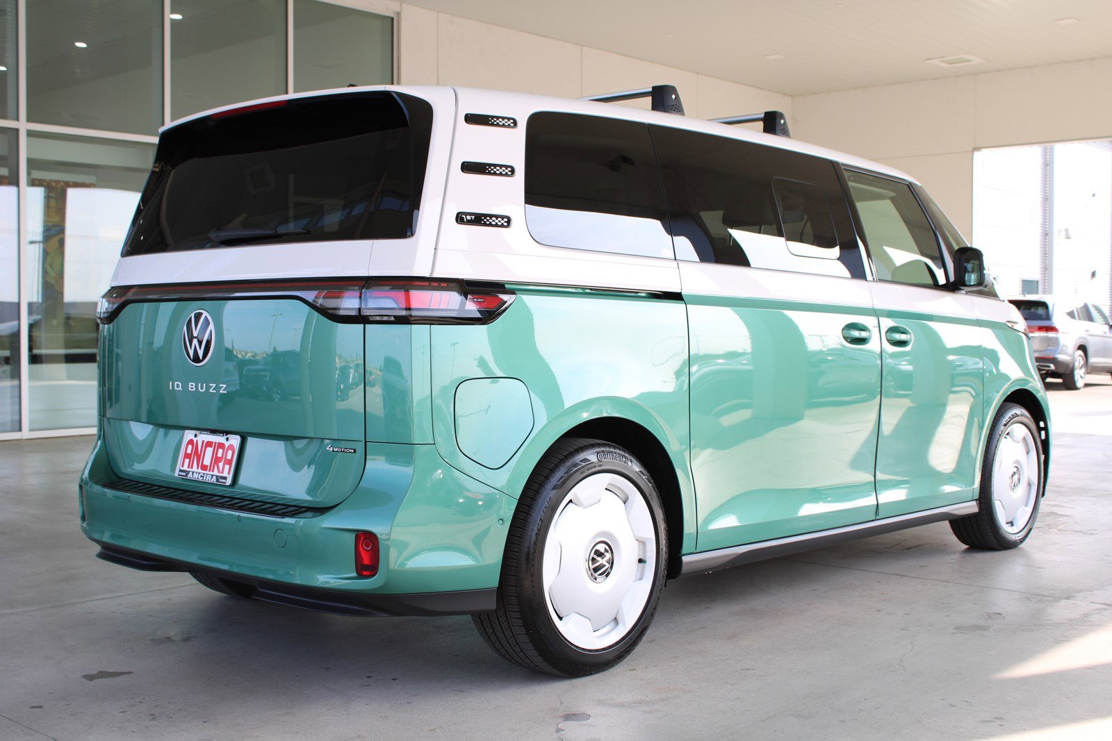 2025 Volkswagen ID. Buzz photo 3