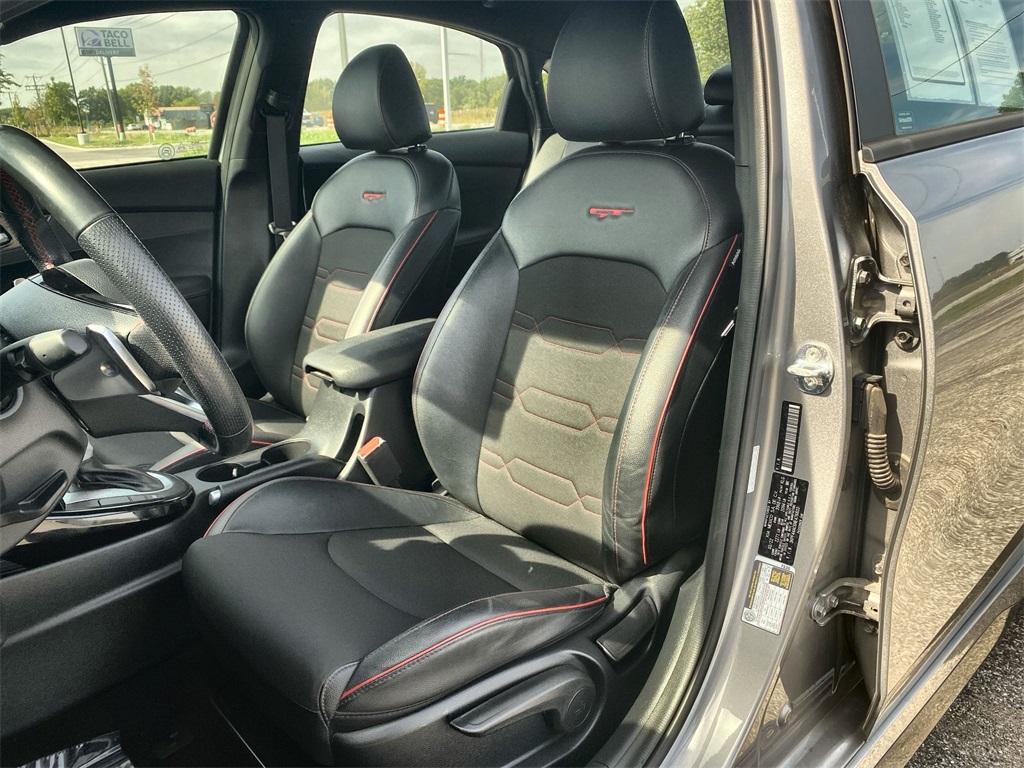 2022 Kia Forte GT photo 13