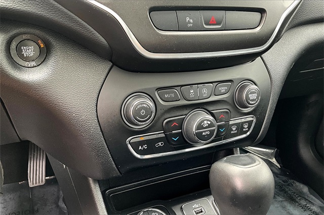2020 Jeep Cherokee Trailhawk photo 11