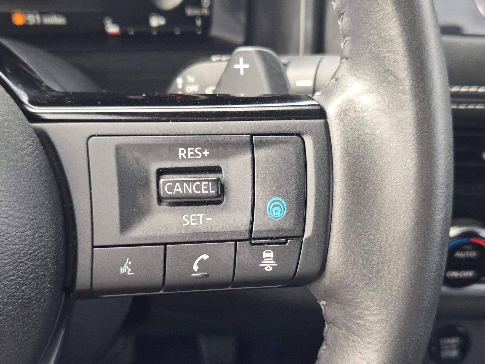 2024 Nissan Rogue SL photo 24