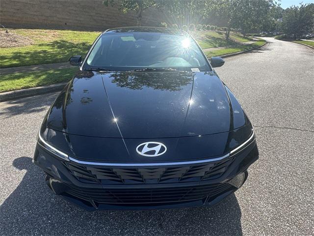 2025 Hyundai Elantra SEL Sport photo 8