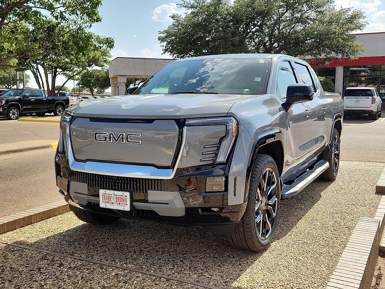 2025 GMC Sierra EV Denali's photo