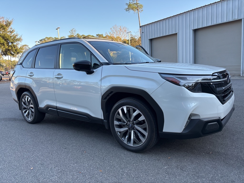 2025 Subaru Forester Touring's photo