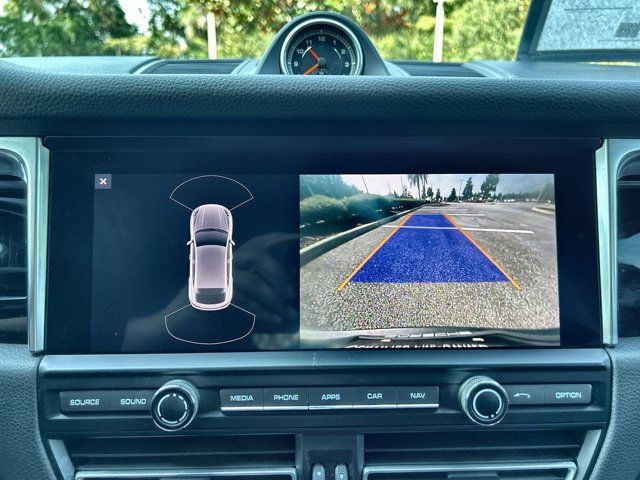 2021 Porsche Macan Base photo 13