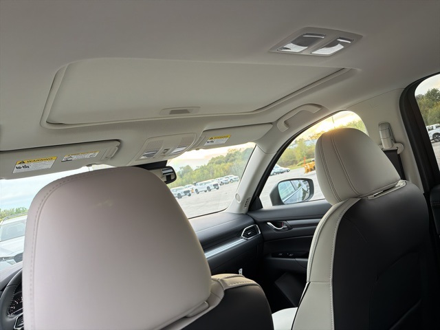 2025 Mazda CX-5 2.5 S Preferred photo 8