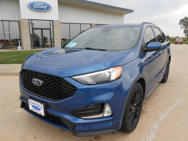 2022 Ford Edge ST-Line's photo