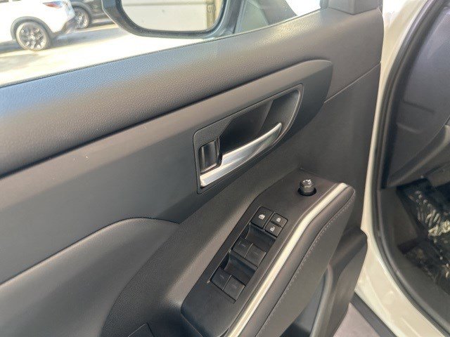 2025 Toyota Highlander Hybrid XLE photo 13