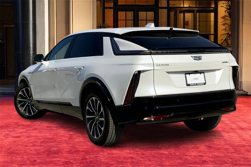 2025 Cadillac Lyriq Sport photo 4