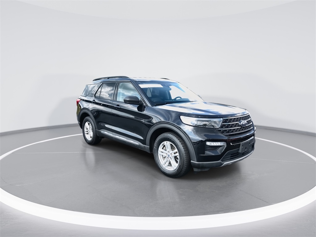2023 Ford Explorer XLT photo 2