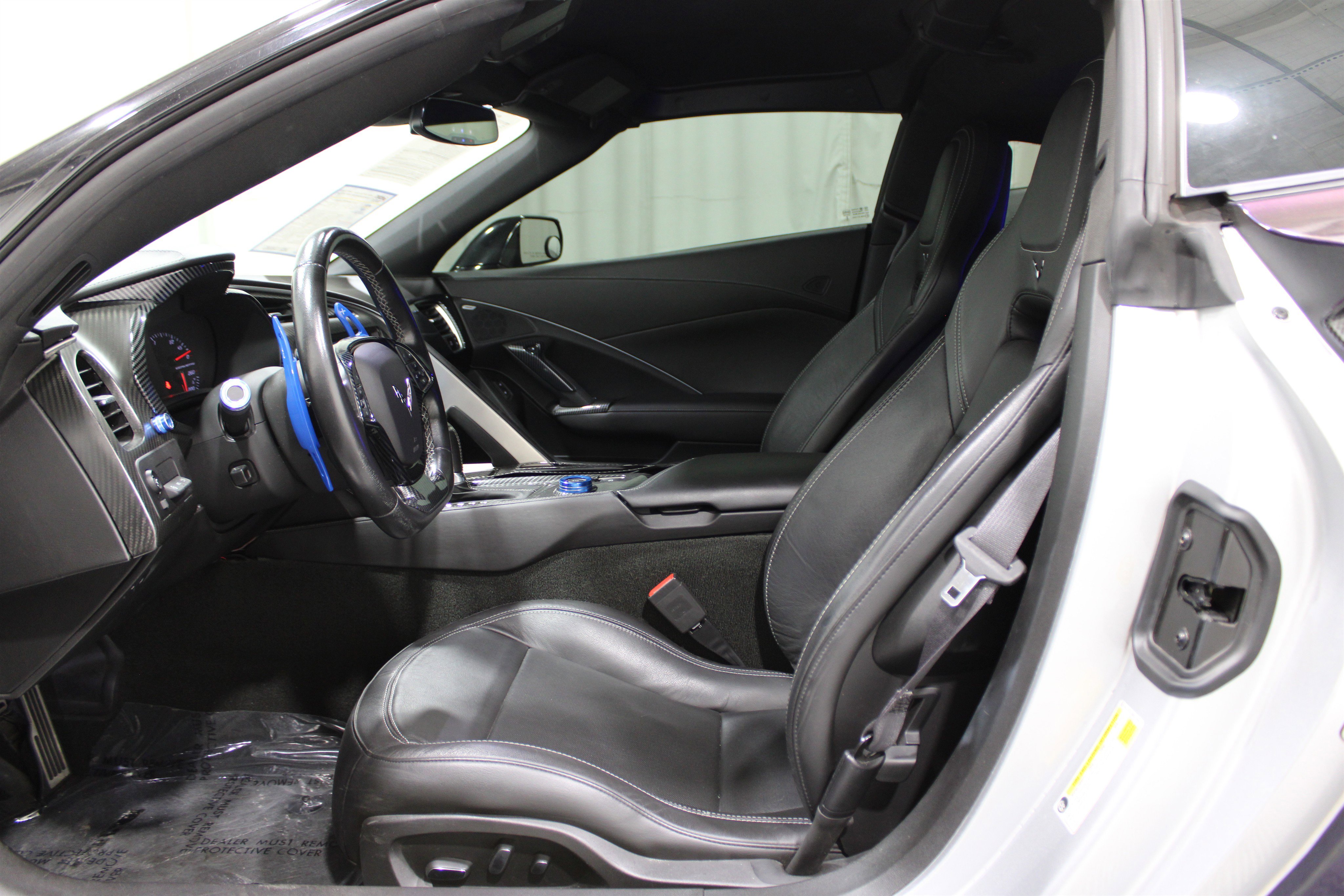 2017 Chevrolet Corvette Grand Sport 2LT photo 2