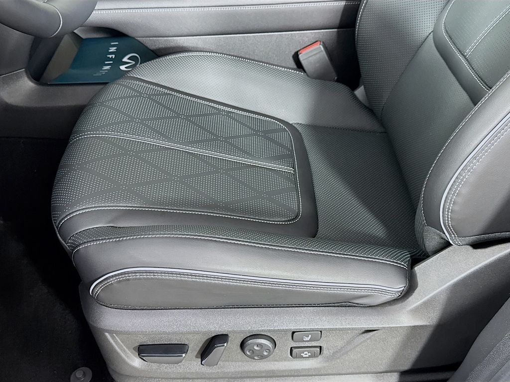2025 Infiniti QX80 Sensory photo 17