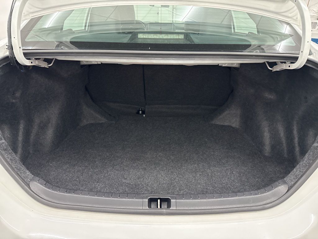 2015 Toyota Corolla Plus photo 17