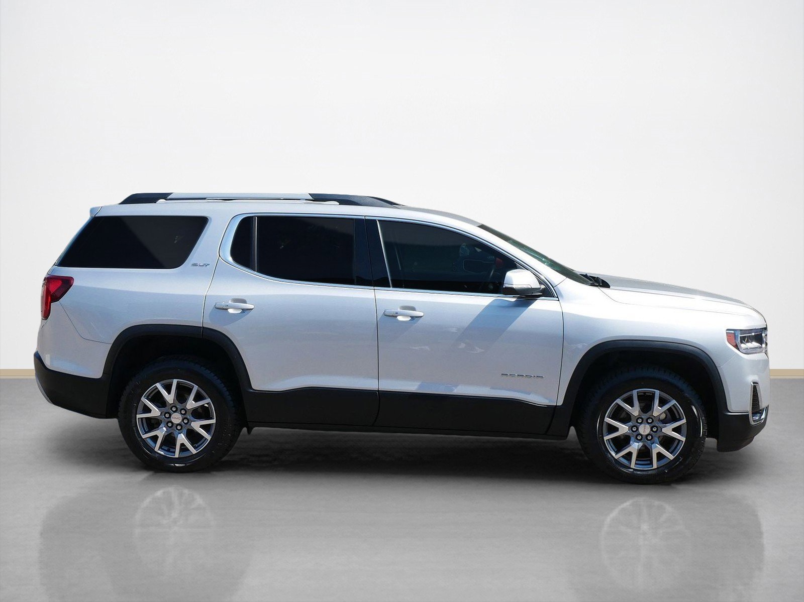 Used 2020 GMC Acadia SLT with VIN 1GKKNULS4LZ179047 for sale in Maplewood, Minnesota