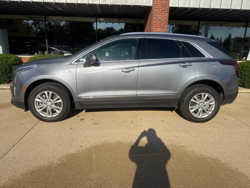 2022 Cadillac XT5 Luxury photo 3