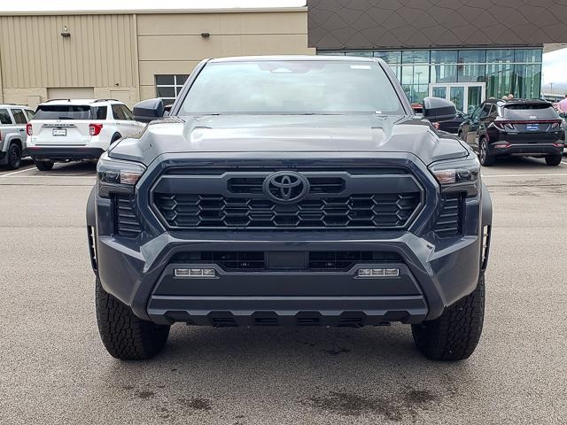 2025 Toyota Tacoma TRD Off-Road 4x4 Double Cab photo 2
