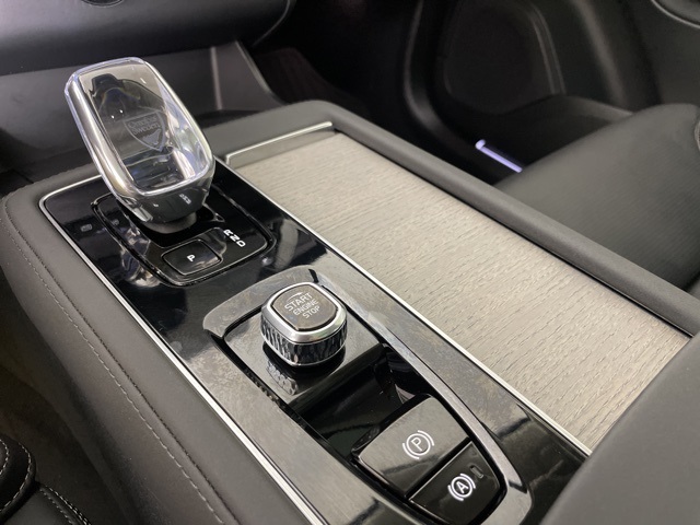 2025 Volvo XC90 T8 photo 30