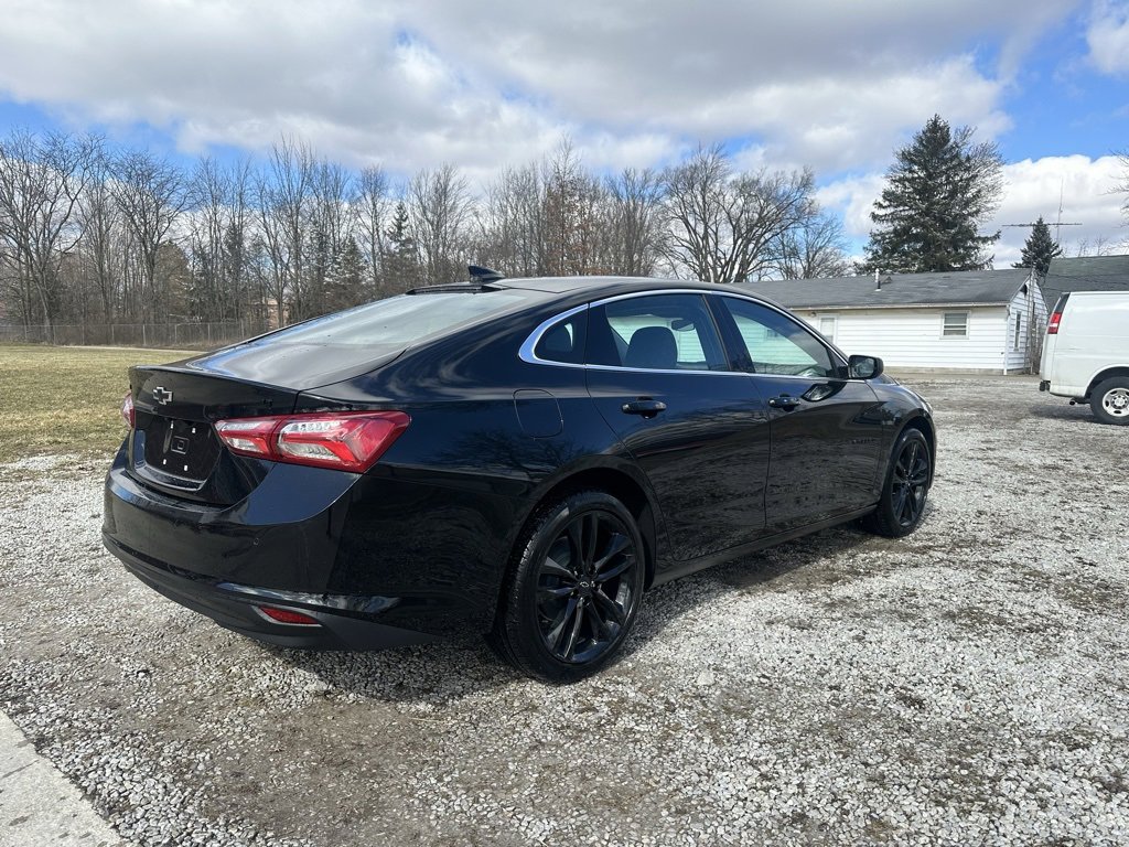 2025 Chevrolet Malibu RS photo 2