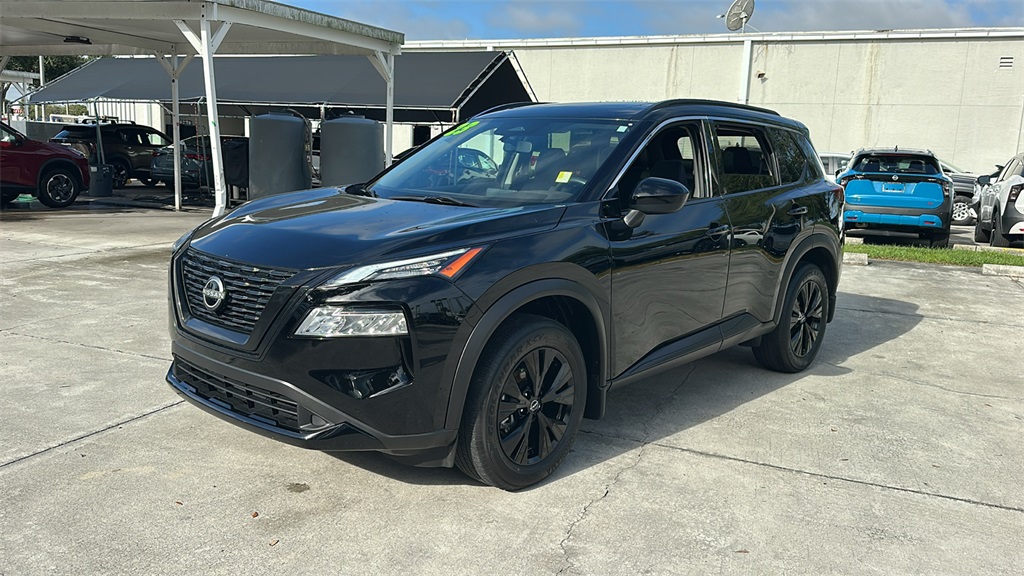 2023 Nissan Rogue SV photo 3