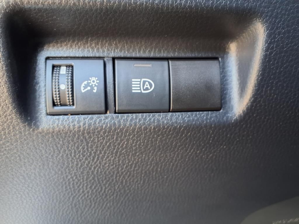2022 Toyota RAV4 XLE photo 19