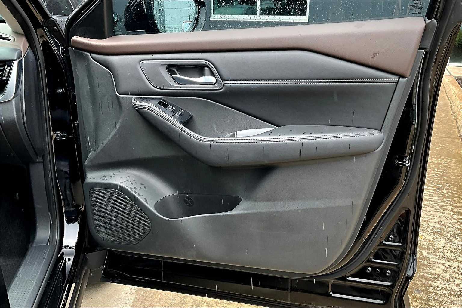 2022 Nissan Rogue SV photo 20