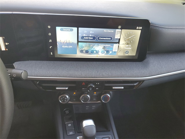2025 Nissan Kicks SV photo 5