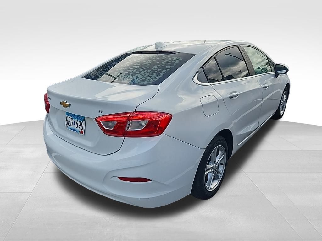 2017 Chevrolet Cruze LT photo 6