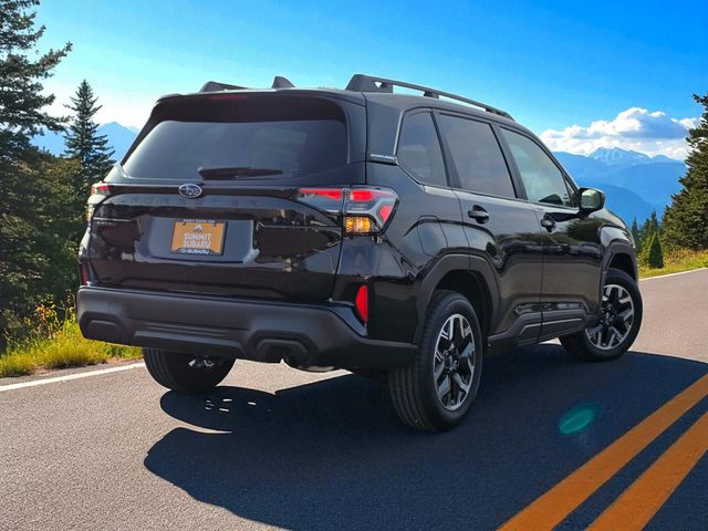 2025 Subaru Forester Premium photo 3