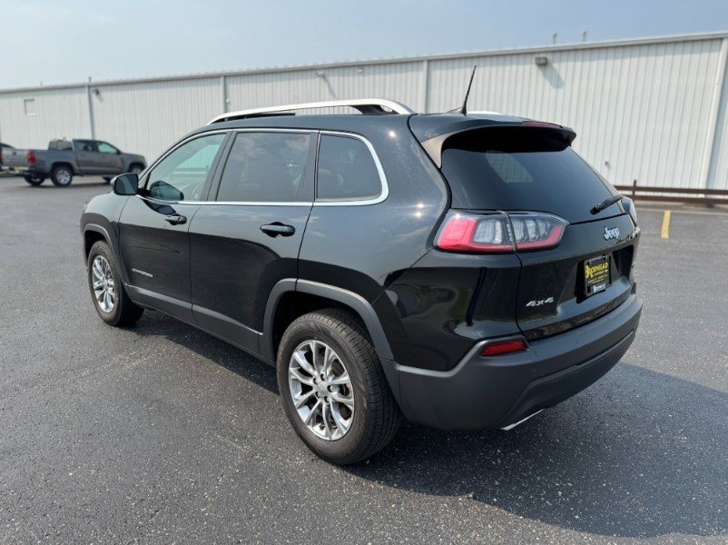 2021 Jeep Cherokee Latitude Lux photo 2