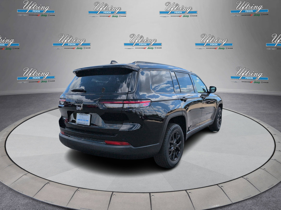 2025 Jeep Grand Cherokee Altitude photo 2