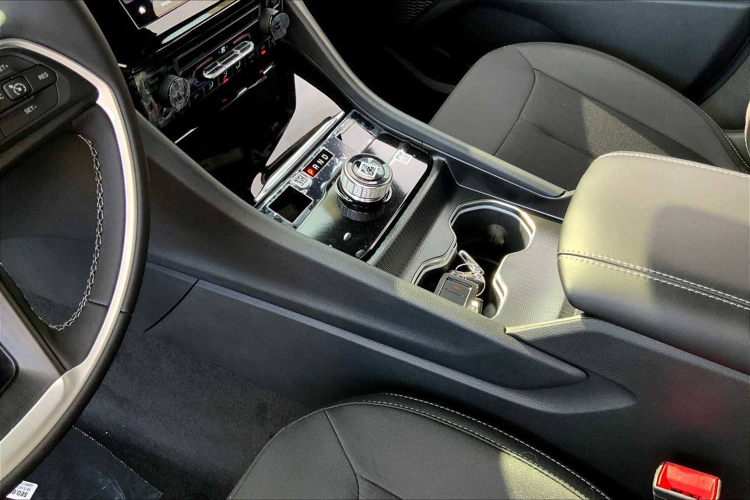 2025 Jeep Grand Cherokee Laredo photo 6