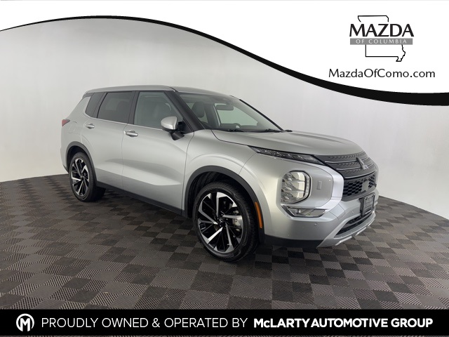 2024 Mitsubishi Outlander SE's photo