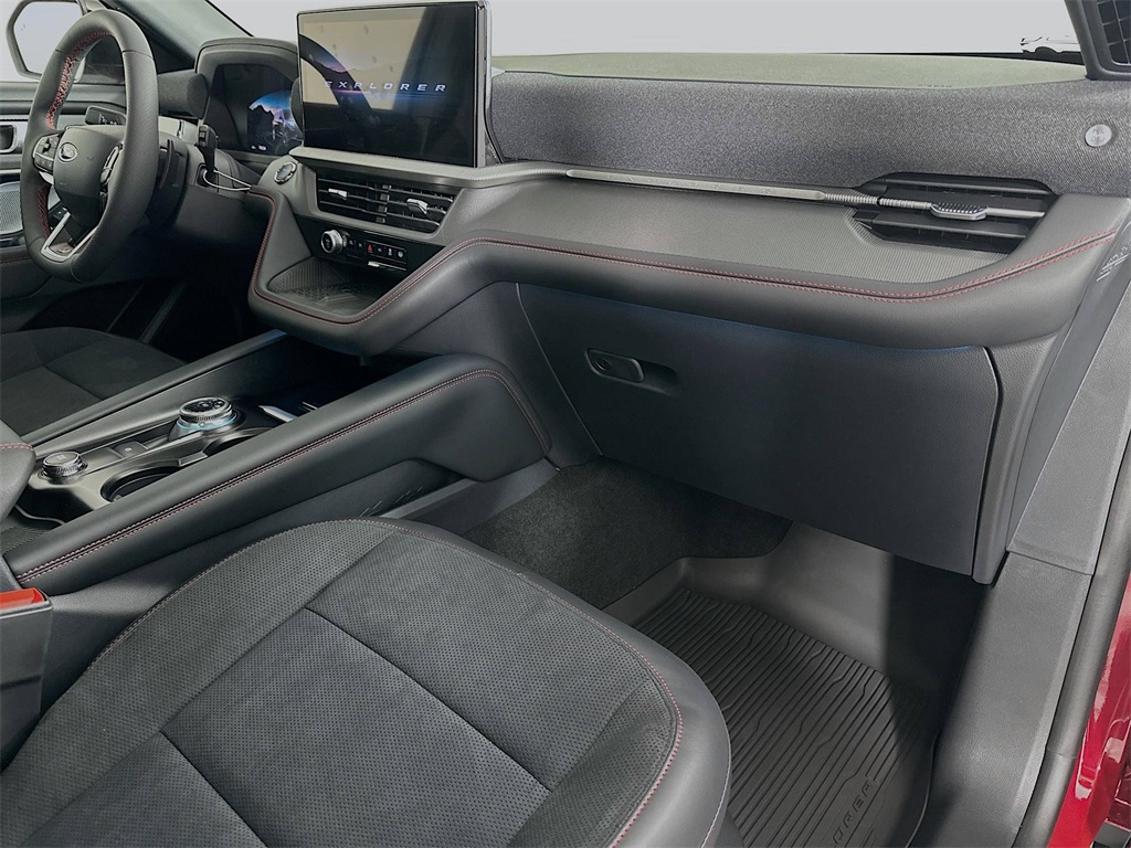 2025 Ford Explorer ST photo 29
