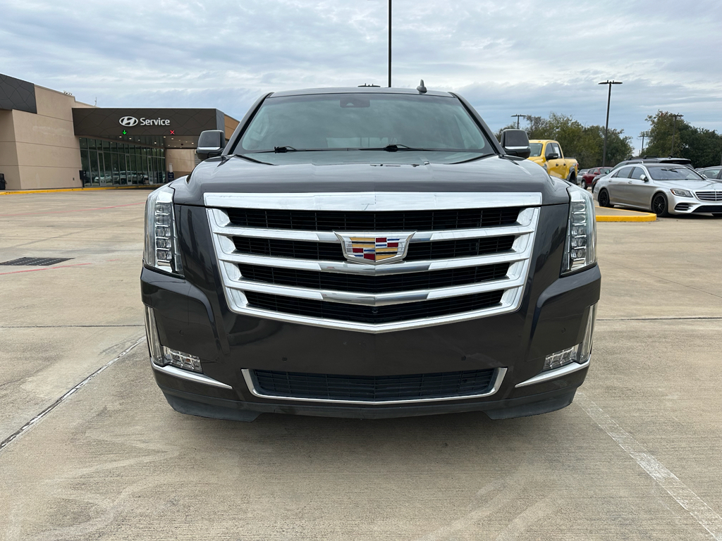 2017 Cadillac Escalade Luxury photo 2