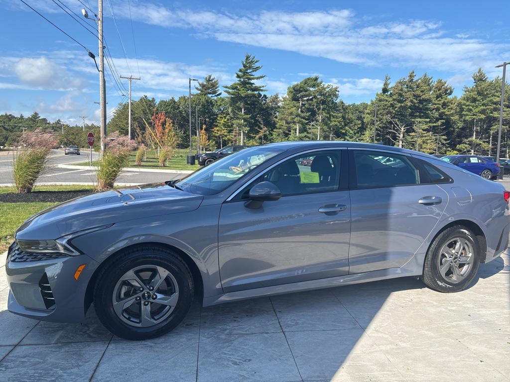 2022 Kia K5 LXS photo 3