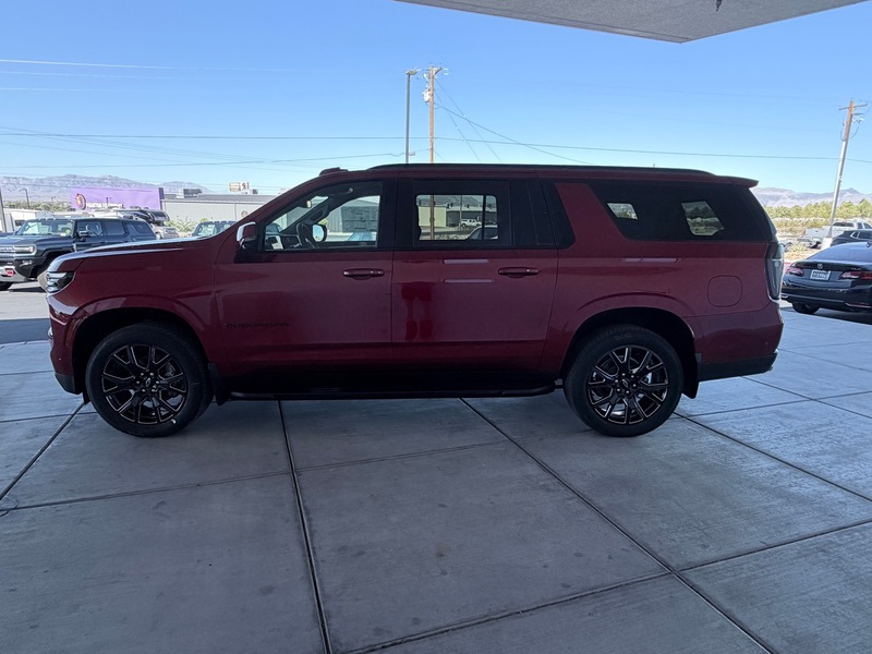 2025 Chevrolet Suburban RST photo 5