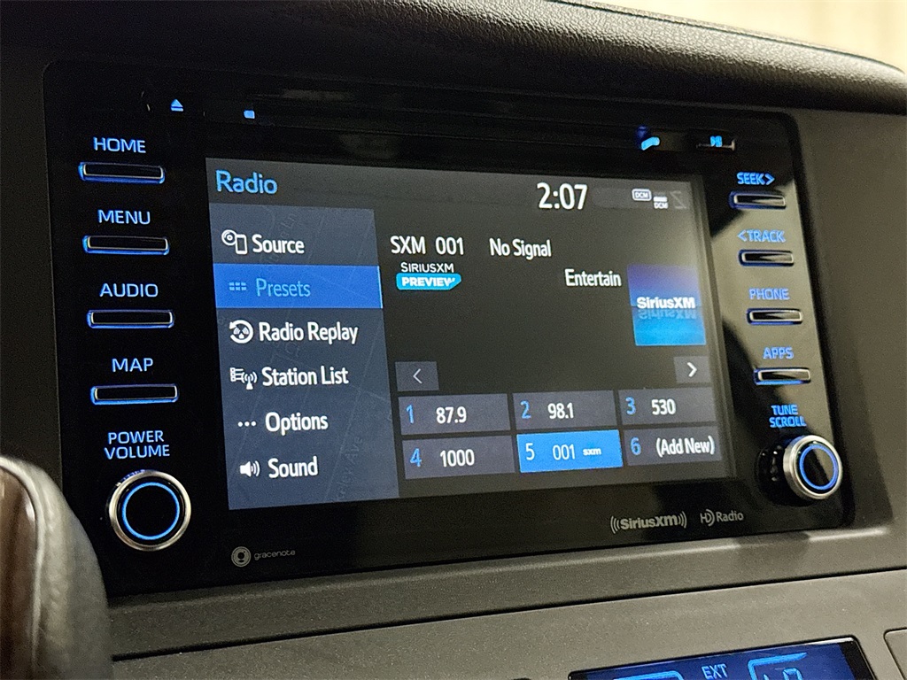 2020 Toyota Sienna XLE photo 26